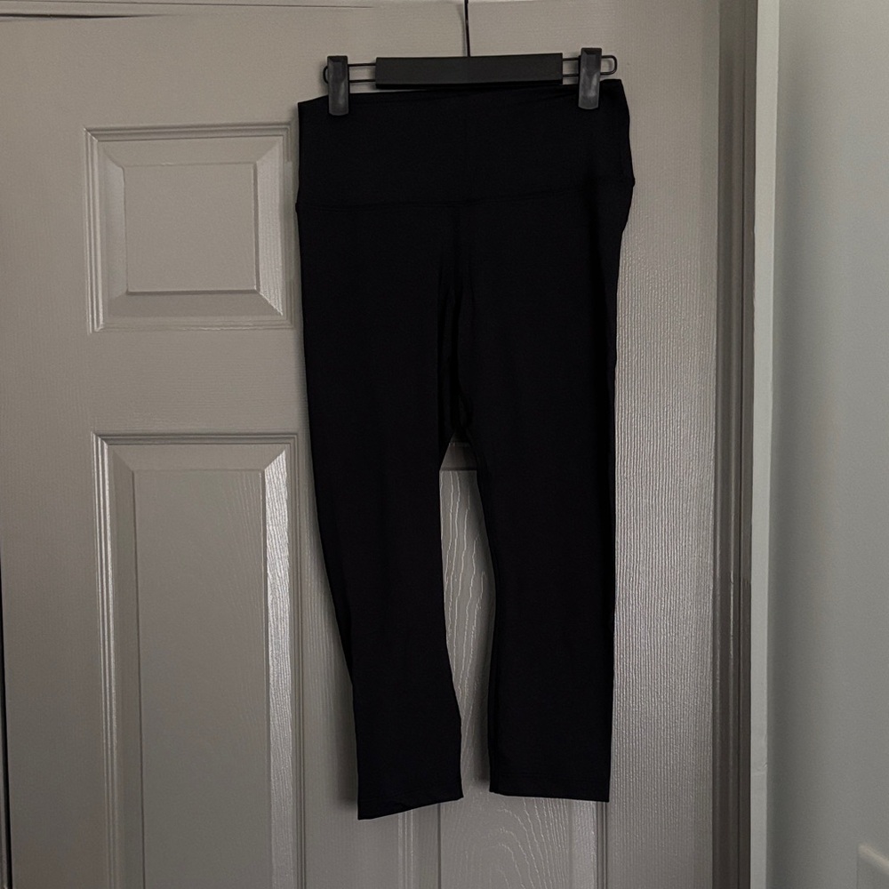 NOBULL Women’s Black Athletic Leggings, Capri Length